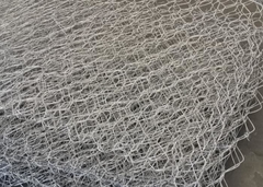 熱浸した六角ガビオン網の設置と特徴 耐久性のあるワイヤ網