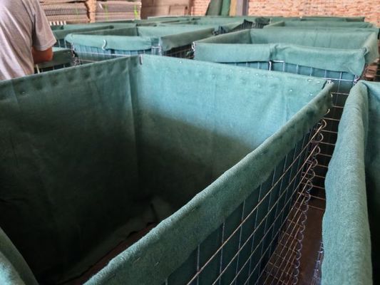 ガルバネスワイヤ 折りたたみ可能な砂土で満たされた防護障壁 非織物ポリプロピレンと積み重ね可能な設計
