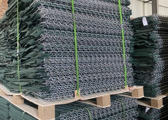50x50mm 穴の大きさ 250G-300G/M2 地質繊維緑色の軍事砂壁